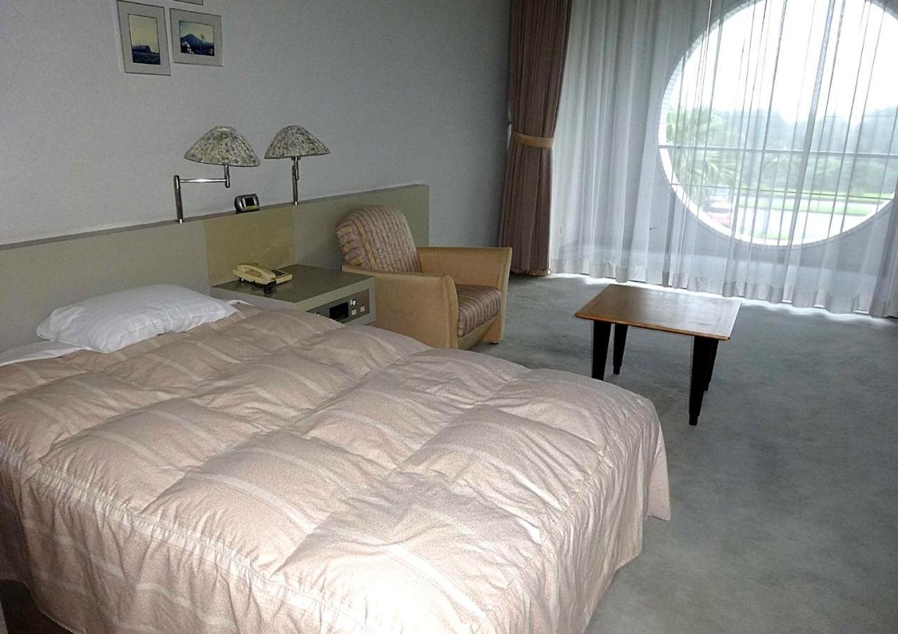 Miyazaki Kokusai Kuko Country Club Lodge ภายนอก รูปภาพ
